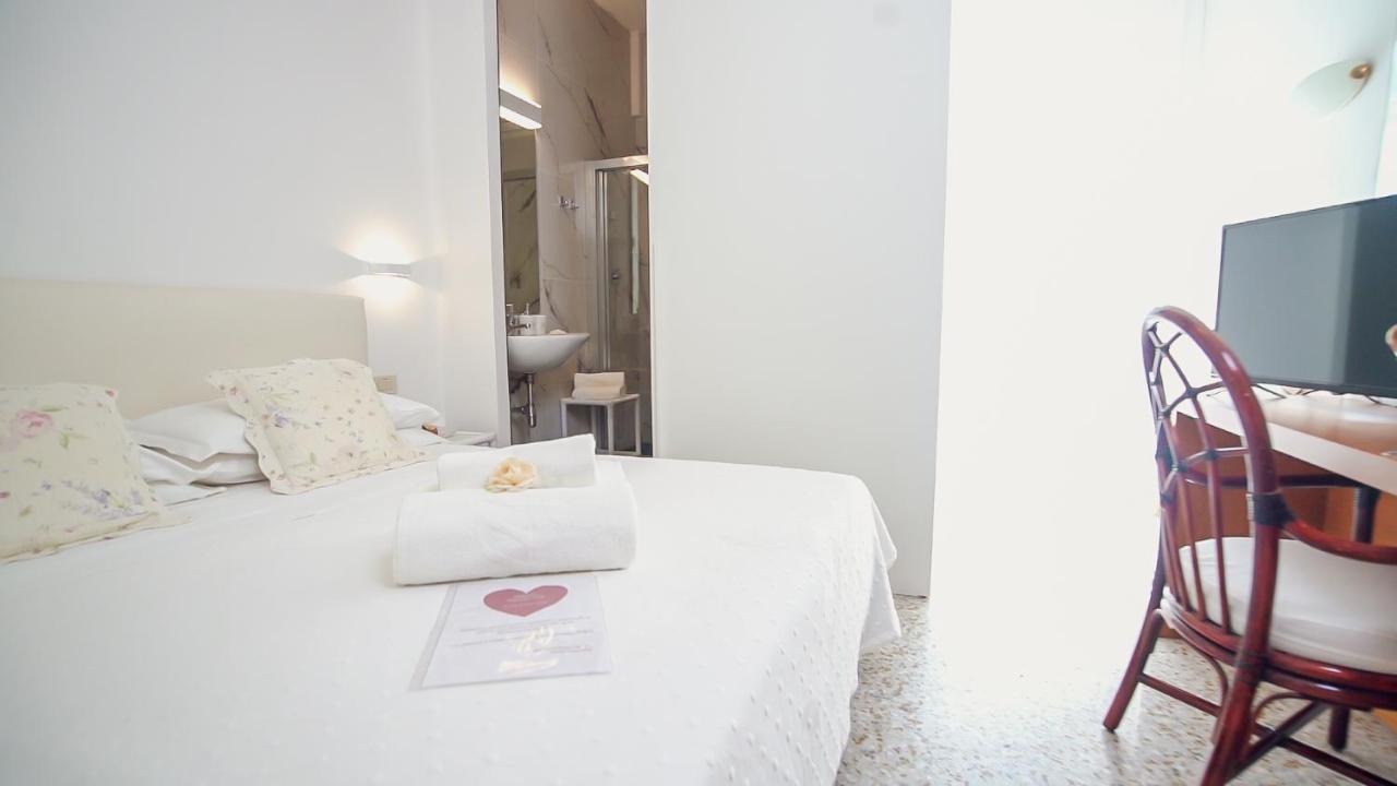 Hotel Pinocchio Cattolica Luaran gambar