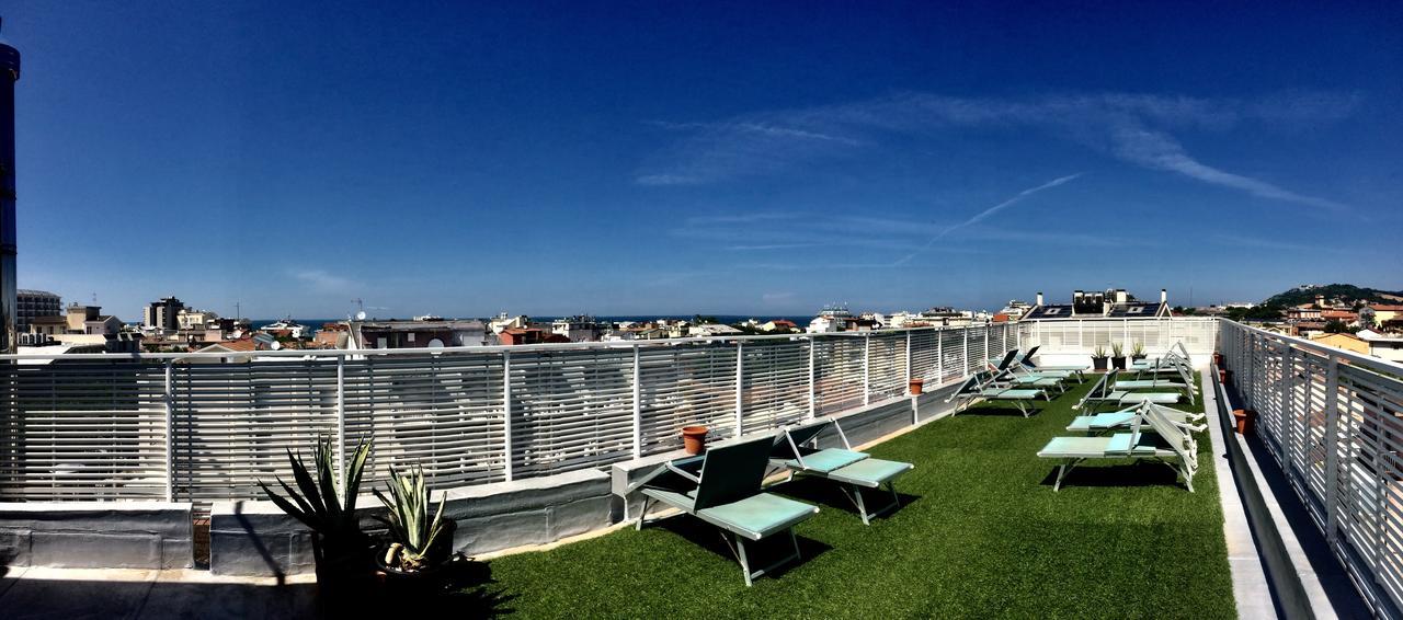 Hotel Pinocchio Cattolica Luaran gambar